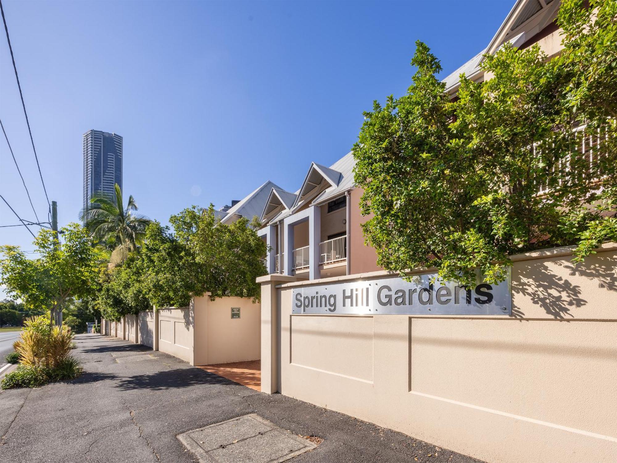 Spring Hill Gardens 3*